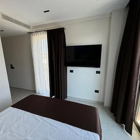 Lidson Otel Golem (Tirana)
